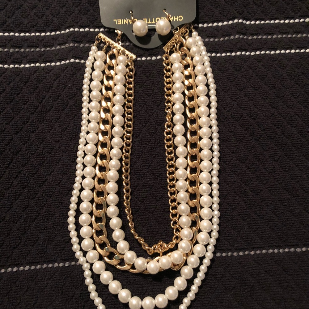 Pearl and gold necklace